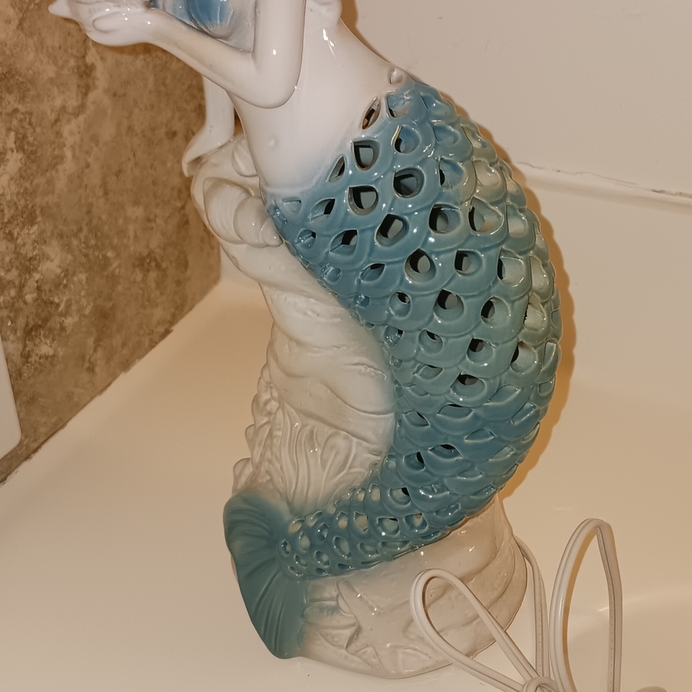 Brand new mermaid lamp from cracker barrel - Picture 3 of 12
